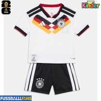Deutschland Heimtrikotsatz Kinder WM 2026 Kurzarm (+ Kurze Hosen)